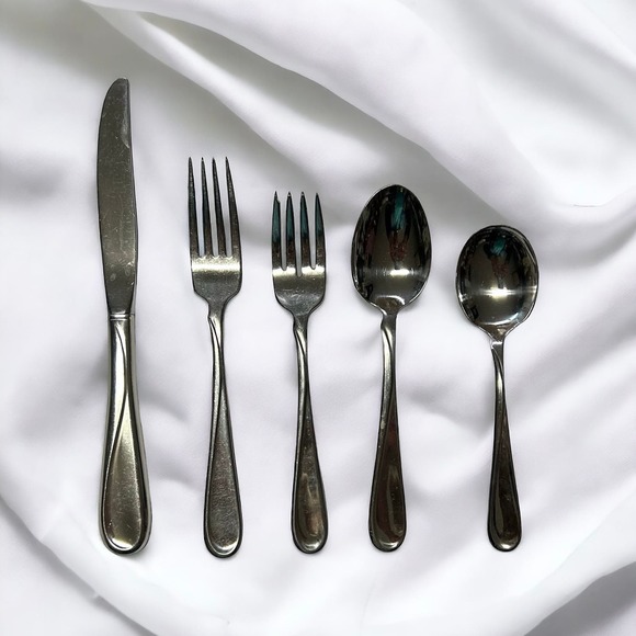 Oneida SS 1 place setting - knife, fork, spoon, salad forks, tablespoon - Picture 1 of 2